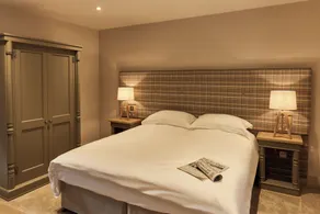 The Stalls - Habitación