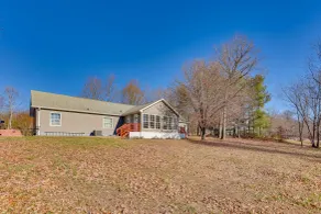 Pet-friendly Emerald Lake Retreat in Charlestown! - Interior