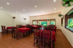 Riverside Park Eco Resort - Restaurant