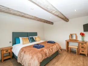 Palace Farmhouse - Room