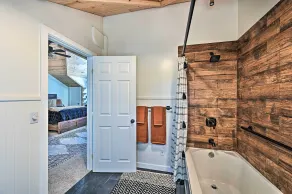 Inviting Julian Home w/ Scenic View & Hot Tub - Interiør