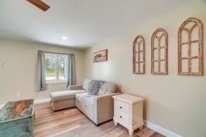 Studio Stay w/ Deck in Missouri Wine Country - Interiör