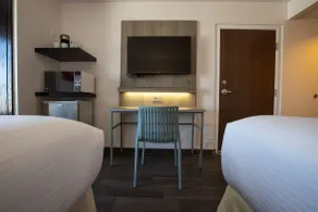 Hotel Mesaluna Near American Consulate - Chambre