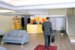 Dama Hotel - Rezeption