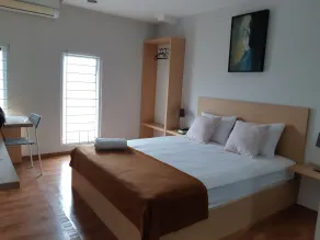 UROOMS Senayan - Værelse