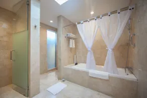Legian Beach Hotel - Salle de bain