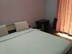 Happy Stay Service Apartment - Room