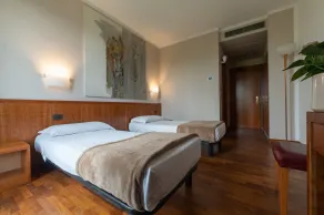 HOTEL QUERINI Essential Business Hotel Sandrigo - Room