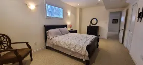 Spacious 2 BR, 3 beds, sleeps 6, kitchen, laundry - Værelse