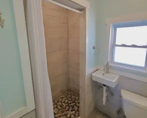 Hotel on Magnolia East - Bathroom
