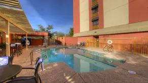 Holiday Inn Express & Suites Tempe by IHG - Piscine