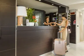TYC Hotel - Receção