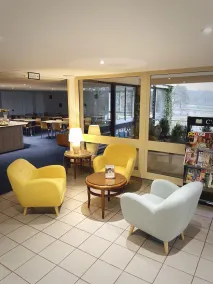 Kyriad Nemours - Reception