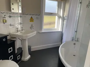 The Trooper Inn - Bathroom