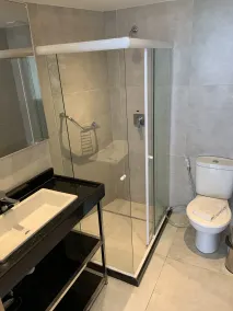 Paiva Flats By Loui - Bathroom