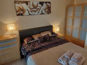 2 Bedroom Riverside Duplex Apartment St Neots Marina Area - Rom