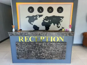 Cim Suite Hotel - Rezeption