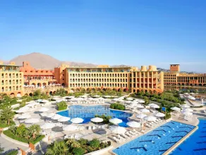 Strand Beach Resort - Pool
