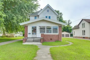 < 1 Mi to Main St: Quiet Apartment in Galesburg! - Intérieur