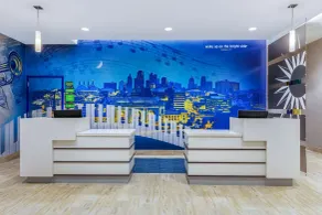 La Quinta Inn & Suites by Wyndham Kansas City Beacon Hill - Réception