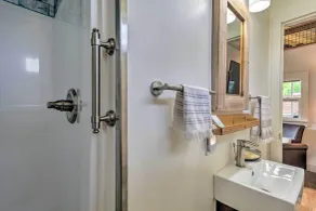 Pensacola Tiny House < 1 Mi to Bayview Park! - Innvendig