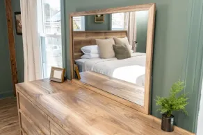 Forest Room: The Inn at Fireside Tavern Sherborn - Rom