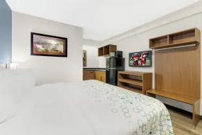 HomeTowne Studios by Red Roof Buffalo - Niagara Airport - Chambre