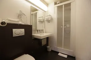 Hôtel Au Petit Caporal - Banheiro
