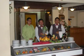 Cesar's Plaza Hotel - Restaurant