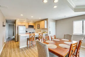 Lake Ozark Condo Rental w/ View & Pool Access! - Interiør