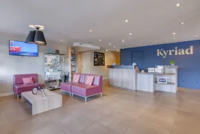 Hôtel Kyriad Lyon Est - Saint Bonnet de Mure - Réception