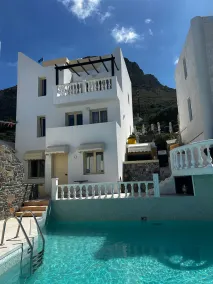 Studio avec terrasse, barbecue et jardin | Vue piscine - Piscine