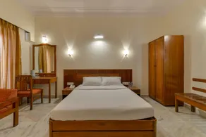 Hotel Ajanta Juhu near Juhu Beach - Room
