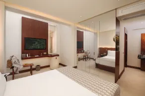 The Xon Hotel - Room