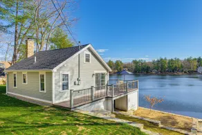 Modern Waterfront Gem w/ Dock on Lake Monomonac - Innvendig