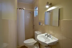 Pista Q hostel and apartments - Bathroom