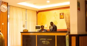 Airport West Hotel - Reception