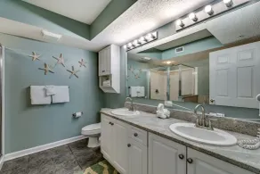 South Shore Villas by Condo-World - Baño