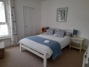 'Pavilion Cottage' next to Gorleston beach with sea views - pet friendly! - Room