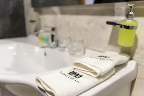 Monogramlux - Bathroom