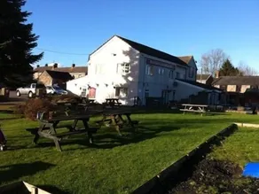 The Coach & Horses Inn - Exterior