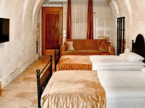 Evanthia Cave Suites - Chambre