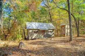 Secluded Tallassee Cabin w/ Fire Pit & Porch! - Interiør