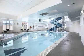 Holiday Inn Express Airport Calgary by IHG - Pool