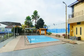 TwoSpaces Living at Matahari Homestay, Batu - Pool
