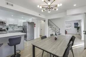 Fully Renovated! Spacious Bowie Home w/ Yard - Intérieur
