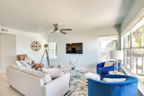Cedar Key Condo w/ Balcony & Gulf Views! - Innenbereich