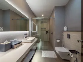 The Lusso Hotel - Bathroom