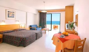 Corallia Beach Hotel Apartments - Chambre