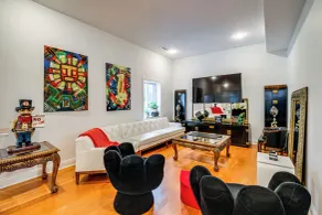 Stay Near DC! Group Getaway w/ Easy Metro Access - Interiör